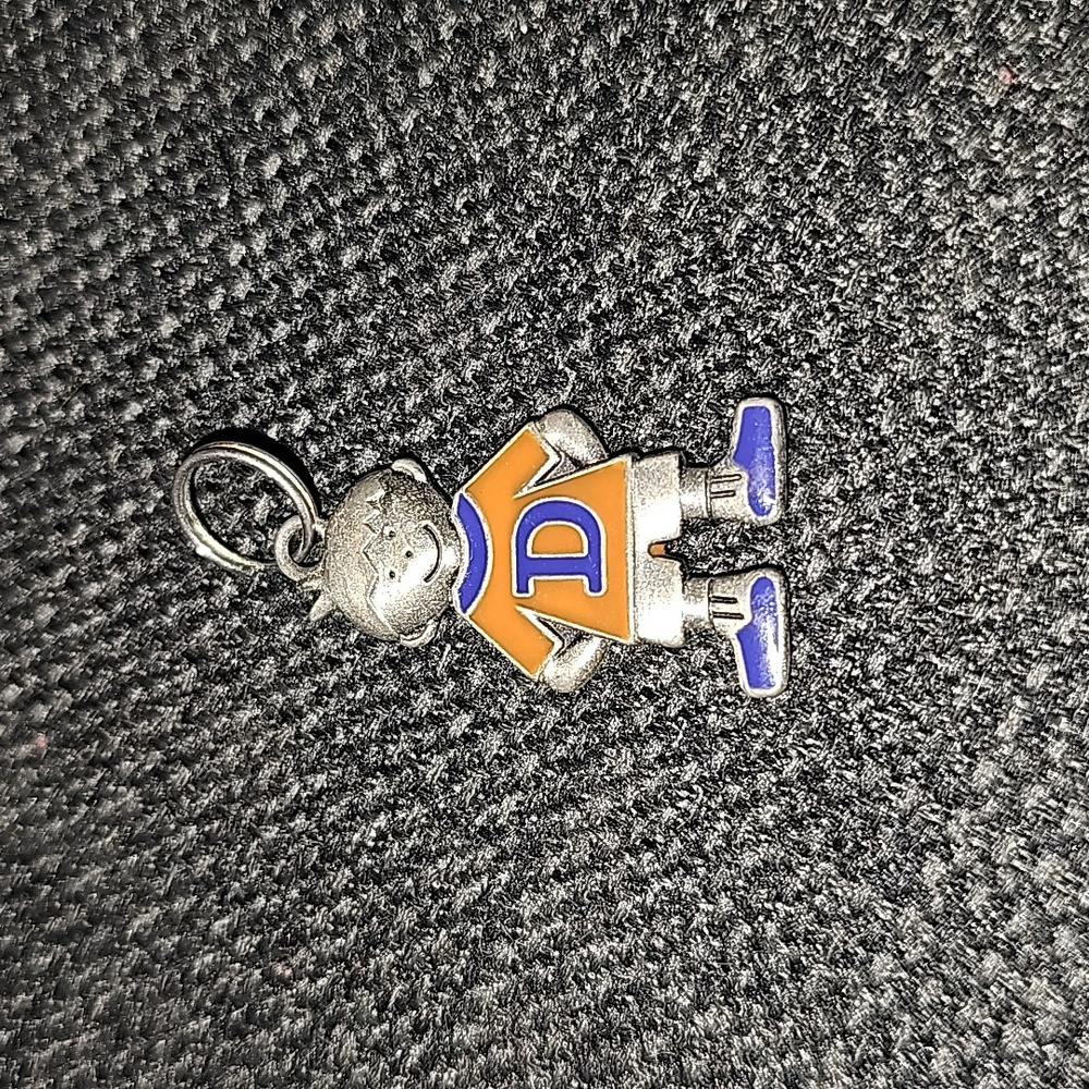 D Monogram Zipper Pull🎄34